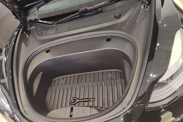 Used Tesla Model 3 2022 Rear-Wheel-Drive Version Engine Bay