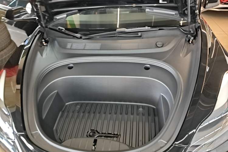 Used Tesla Model 3 2022 Rear-Wheel-Drive Version Engine Bay