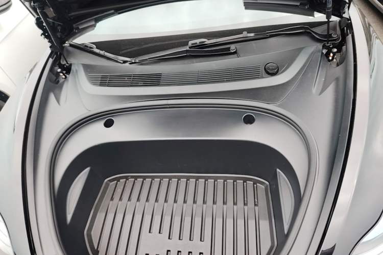 Used Tesla Model 3 2022 Rear-Wheel-Drive Version Engine Bay