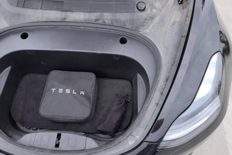 Used Tesla Model 3 2022 Rear-Wheel-Drive Version Engine Bay Left