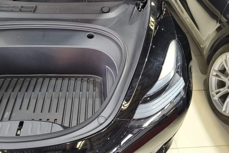 Used Tesla Model 3 2022 Rear-Wheel-Drive Version Engine Bay Left