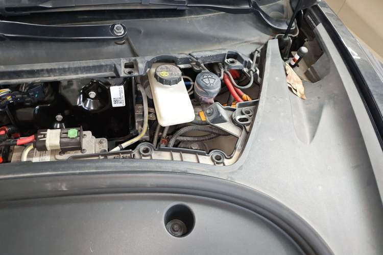 Used Tesla Model 3 2022 Rear-Wheel-Drive Version Engine Bay Left