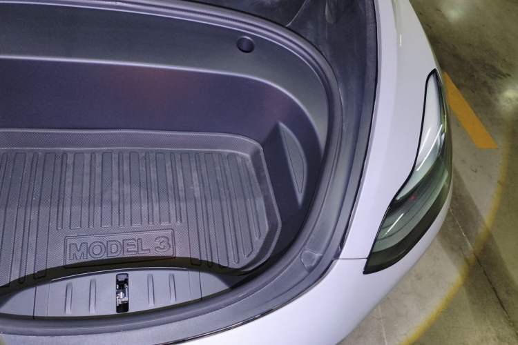 Used Tesla Model 3 2022 Rear-Wheel-Drive Version Engine Bay Left