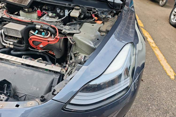 Used Tesla Model 3 2022 Rear-Wheel-Drive Version Engine Bay Left