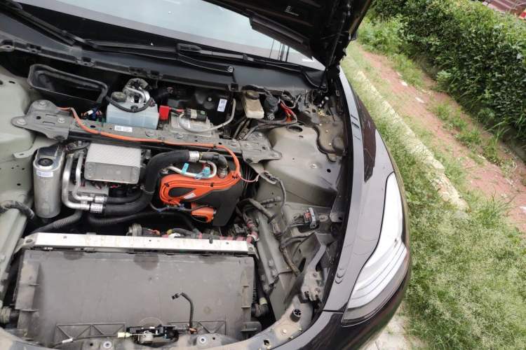 Used Tesla Model 3 2022 Rear-Wheel-Drive Version Engine Bay Left