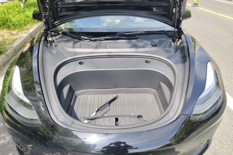 Used Tesla Model 3 2022 Rear-Wheel-Drive Version Engine Bay