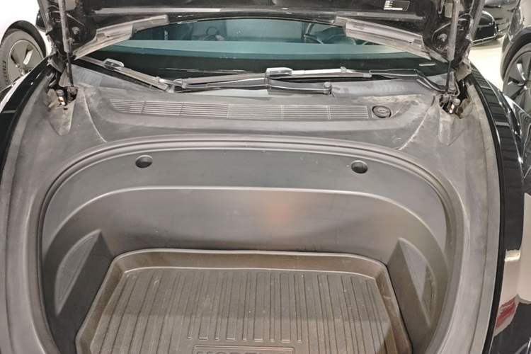 Used Tesla Model 3 2022 Rear-Wheel-Drive Version Engine Bay