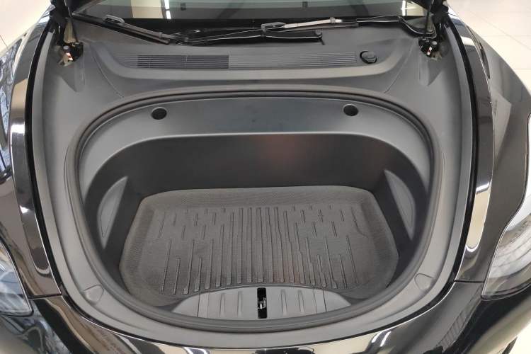 Used Tesla Model 3 2022 Rear-Wheel-Drive Version Engine Bay