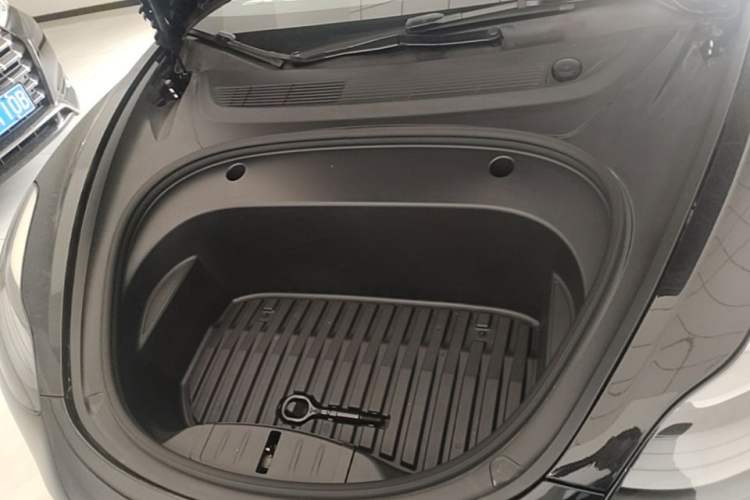 Used Tesla Model 3 2022 Rear-Wheel-Drive Version Engine Bay