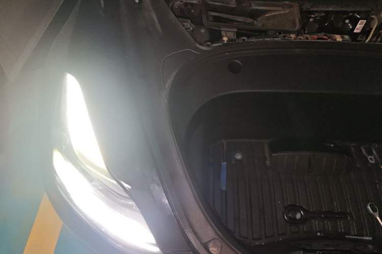 Used Tesla Model 3 2022 Rear-Wheel-Drive Version Engine Bay Right