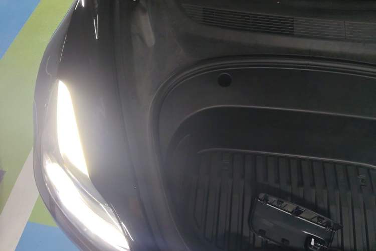Used Tesla Model 3 2022 Rear-Wheel-Drive Version Engine Bay Right