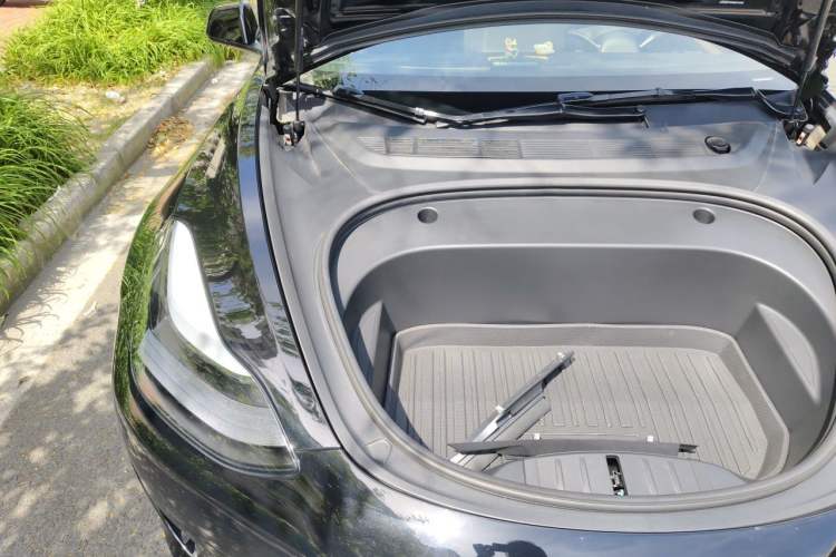 Used Tesla Model 3 2022 Rear-Wheel-Drive Version Engine Bay Right