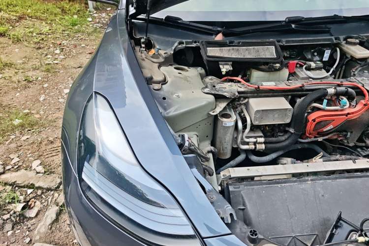 Used Tesla Model 3 2022 Rear-Wheel-Drive Version Engine Bay Right