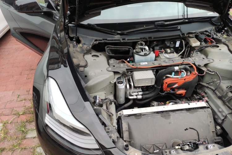 Used Tesla Model 3 2022 Rear-Wheel-Drive Version Engine Bay Right