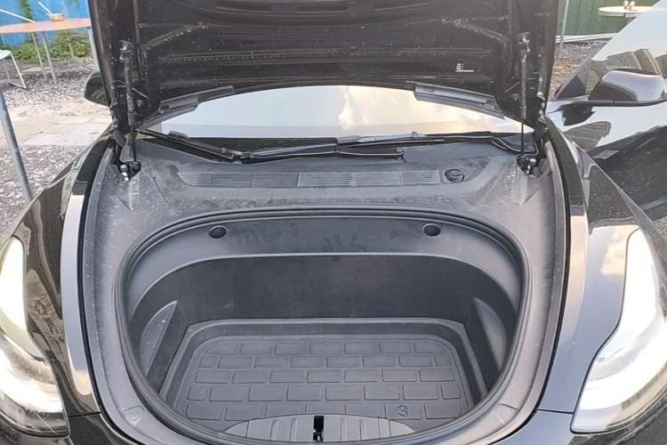 Used Tesla Model 3 2022 Rear-Wheel-Drive Version Engine Bay