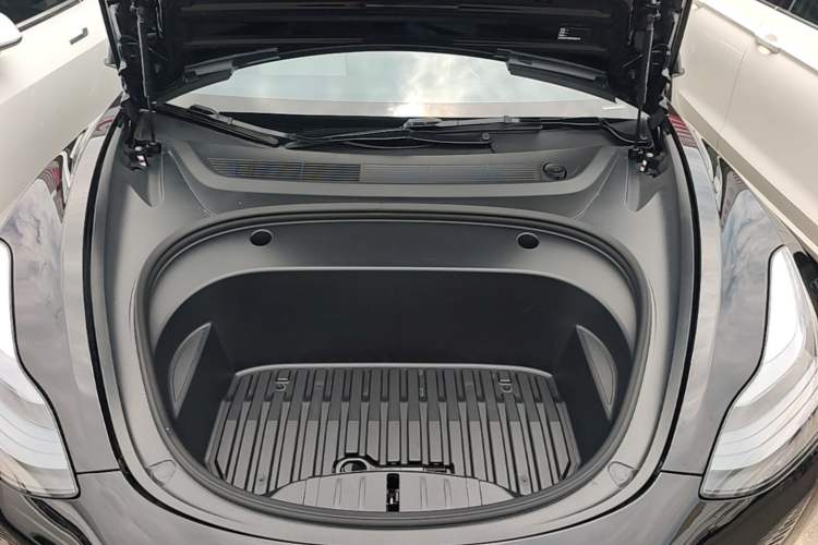 Used Tesla Model 3 2022 Rear-Wheel-Drive Version Engine Bay
