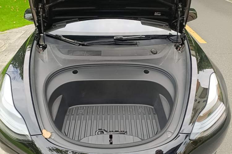 Used Tesla Model 3 2022 Performance High-Performance All-Wheel-Drive Version Engine Bay