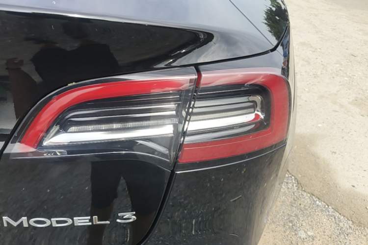Used Tesla Model 3 2022 Rear-Wheel-Drive Version Exterior 1