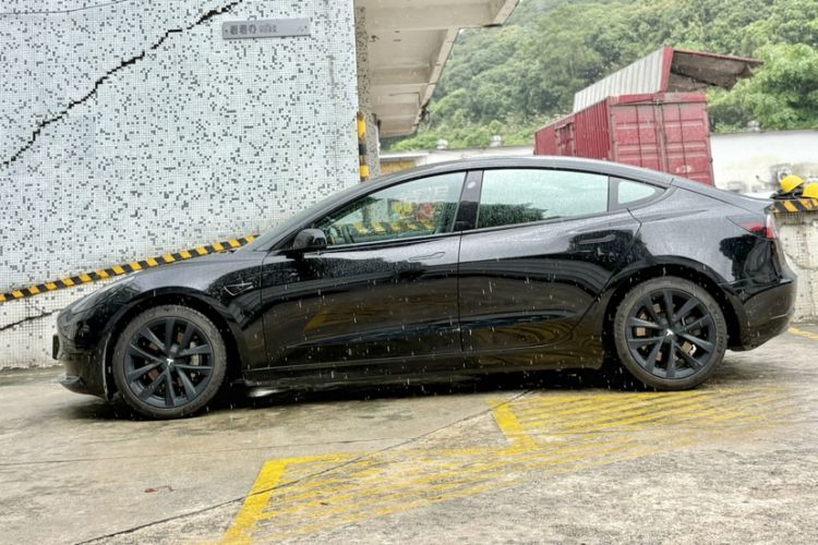 Used Tesla Model 3 2022 Rear-Wheel-Drive Version Exterior 2