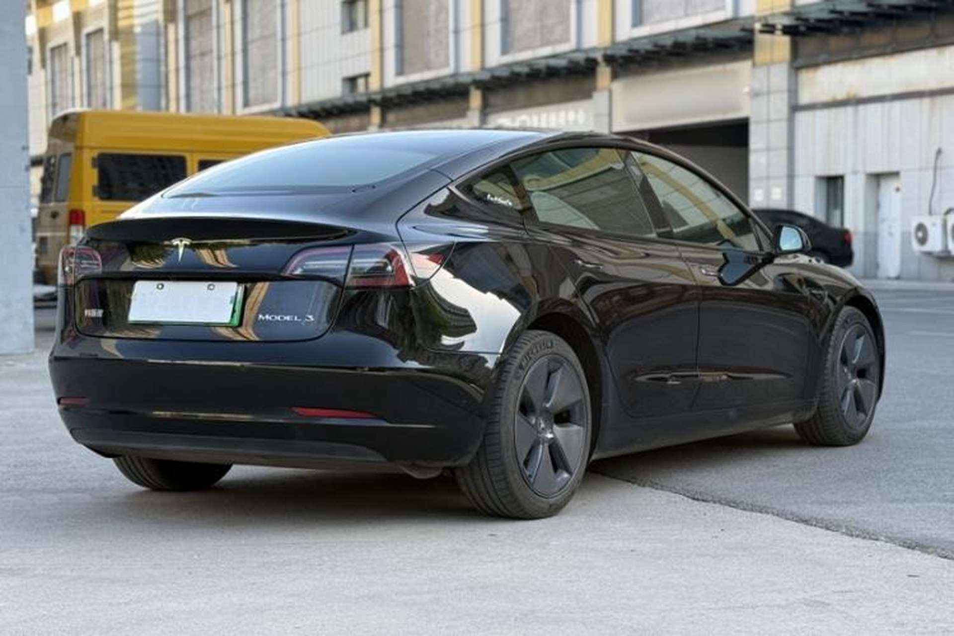 Used Tesla Model 3 2022 Rear-Wheel-Drive Version Exterior 2