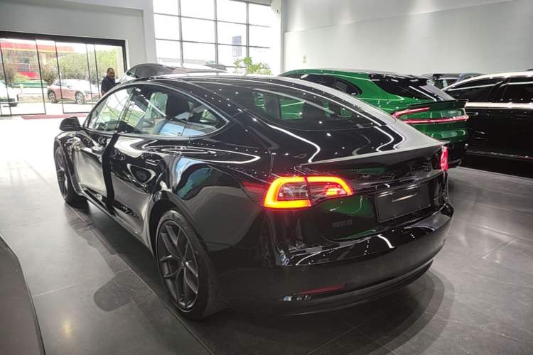 Used Tesla Model 3 2022 Performance High-Performance All-Wheel-Drive Version Exterior 2