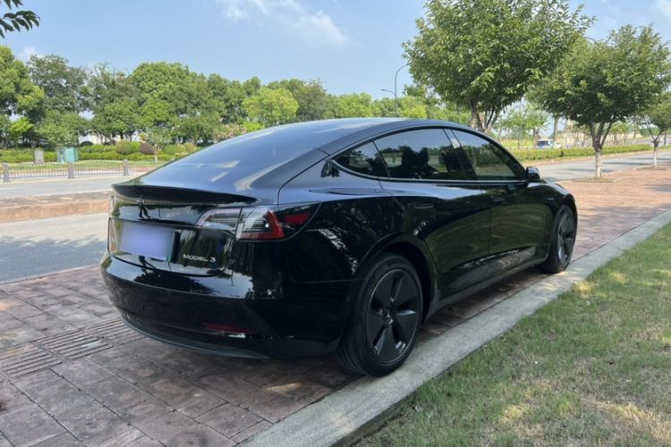 Used Tesla Model 3 2022 Rear-Wheel-Drive Version Exterior 2