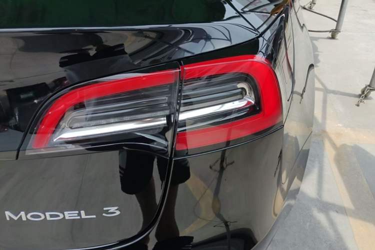 Used Tesla Model 3 2022 Rear-Wheel-Drive Version Exterior 3