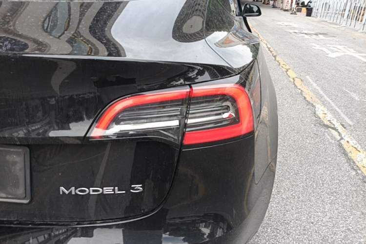 Used Tesla Model 3 2022 Rear-Wheel-Drive Version Exterior 3