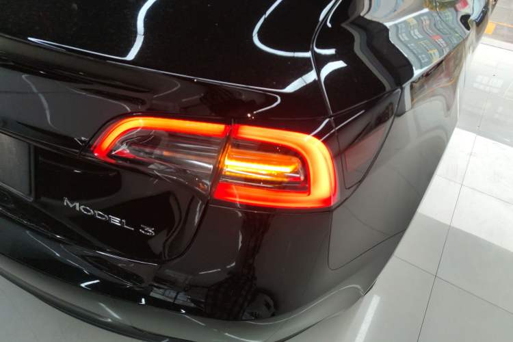 Used Tesla Model 3 2022 Rear-Wheel-Drive Version Exterior 3