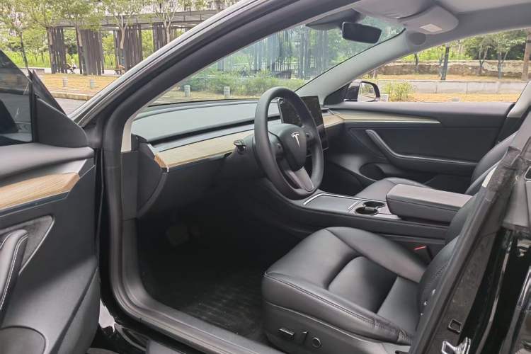 Used Tesla Model 3 2022 Rear-Wheel-Drive Version Exterior 3