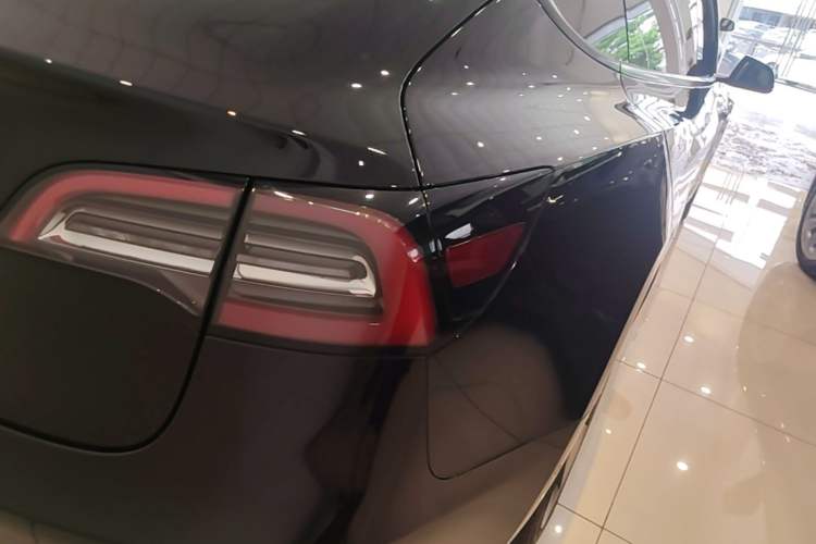 Used Tesla Model 3 2022 Rear-Wheel-Drive Version Exterior 3