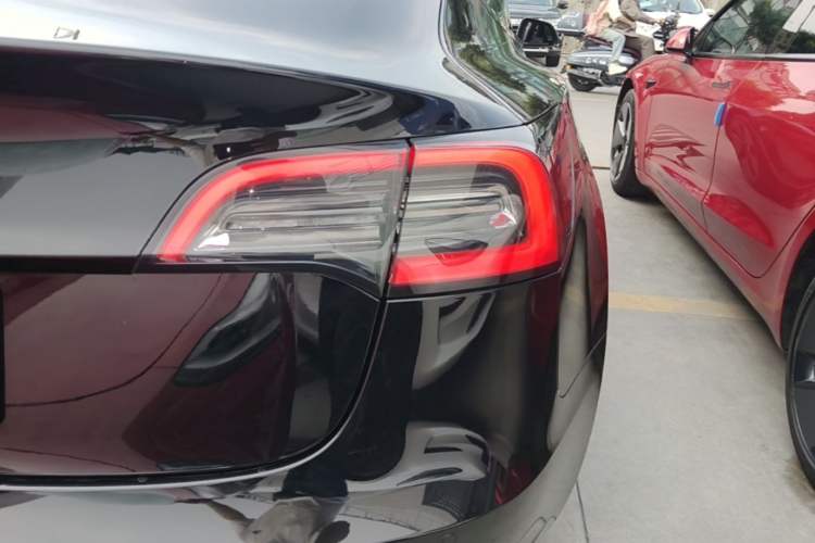Used Tesla Model 3 2022 Rear-Wheel-Drive Version Exterior 3