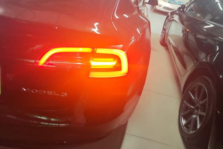 Used Tesla Model 3 2022 Rear-Wheel-Drive Version Exterior 3