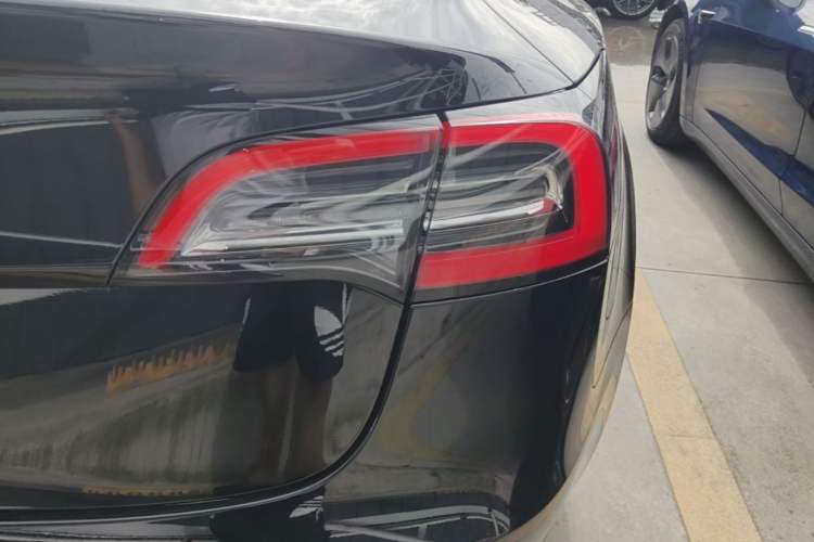 Used Tesla Model 3 2022 Rear-Wheel-Drive Version Exterior 3