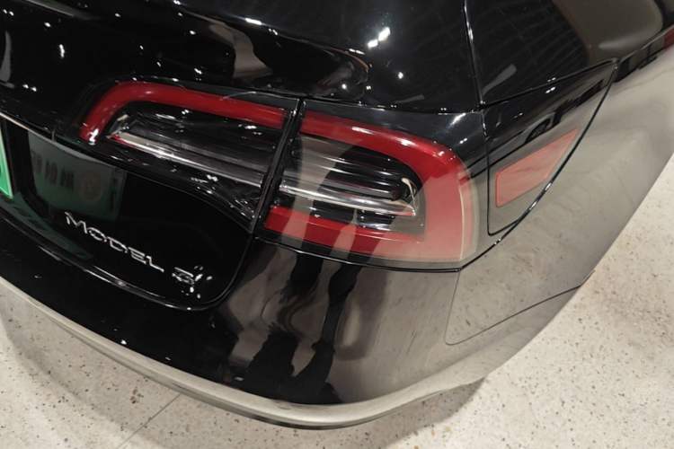 Used Tesla Model 3 2022 Rear-Wheel-Drive Version Exterior 3