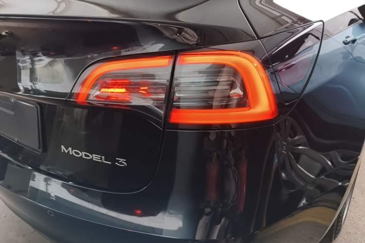 Used Tesla Model 3 2022 Rear-Wheel-Drive Version Exterior 3