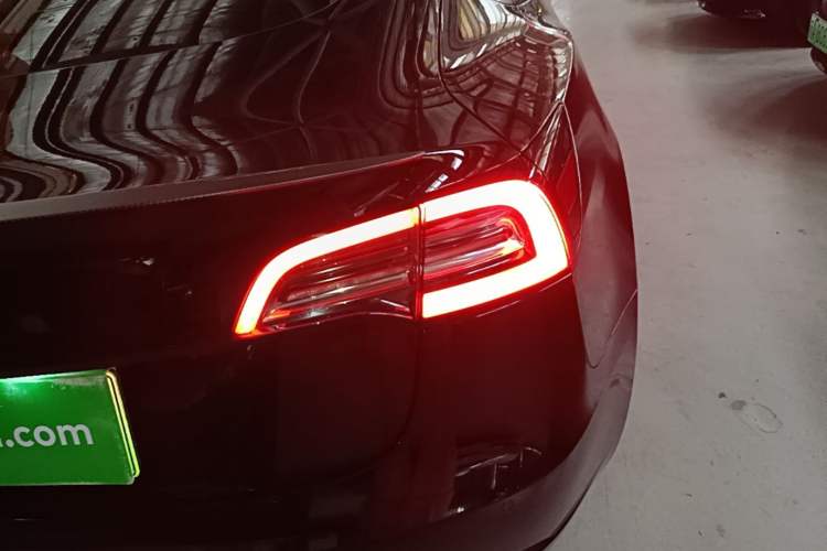 Used Tesla Model 3 2022 Performance High-Performance All-Wheel-Drive Version Exterior 3