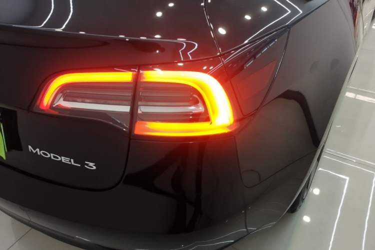 Used Tesla Model 3 2022 Rear-Wheel-Drive Version Exterior 3