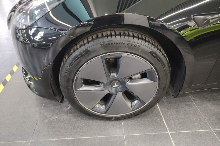 Used Tesla Model 3 2022 Rear-Wheel-Drive Version Exterior 4