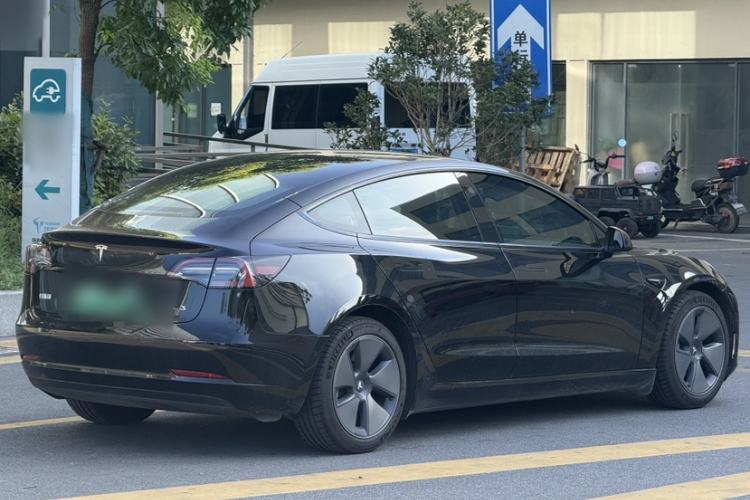 Used Tesla Model 3 2022 Rear-Wheel-Drive Version Exterior 4