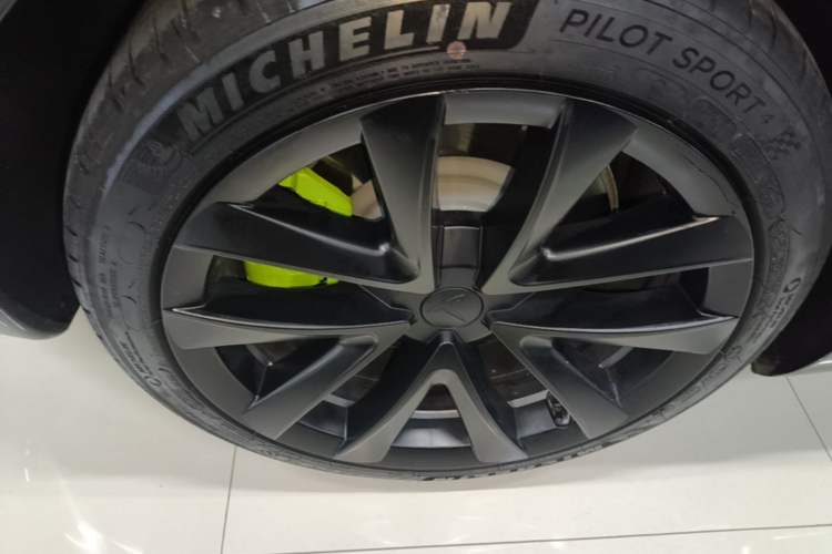 Used Tesla Model 3 2022 Rear-Wheel-Drive Version Exterior 5