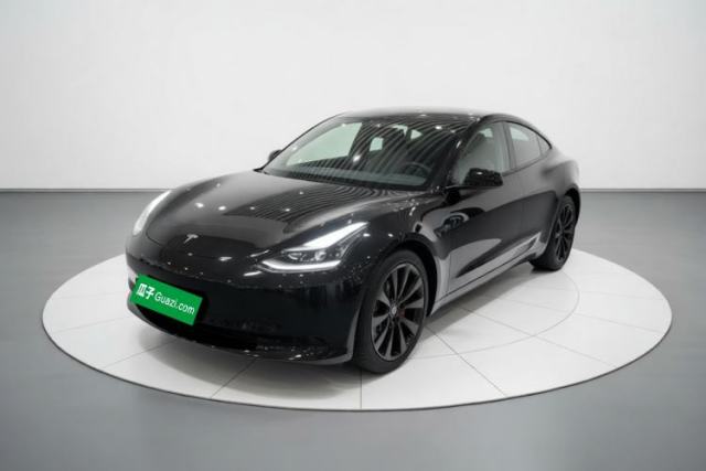 Ojetý Tesla Model 3 2022 Rear-Wheel-Drive Version