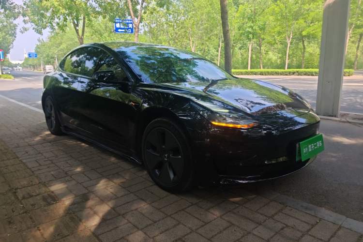 Used Tesla Model 3 2022 Rear-Wheel-Drive Version Front Right 45 Deg