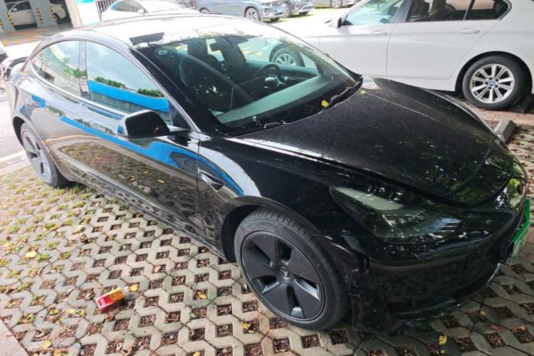 Used Tesla Model 3 2022 Rear-Wheel-Drive Version Front Right 45 Deg