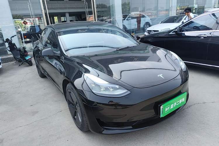 Used Tesla Model 3 2022 Rear-Wheel-Drive Version Front Right 45 Deg