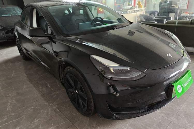 Used Tesla Model 3 2022 Rear-Wheel-Drive Version Front Right 45 Deg