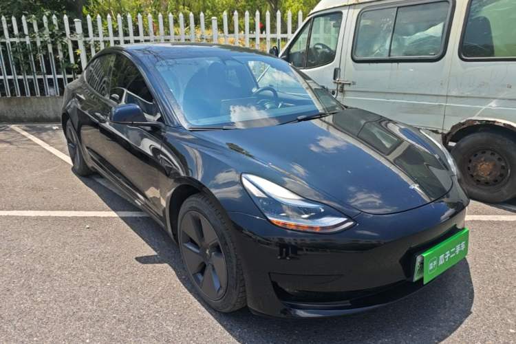 Used Tesla Model 3 2022 Rear-Wheel-Drive Version Front Right 45 Deg