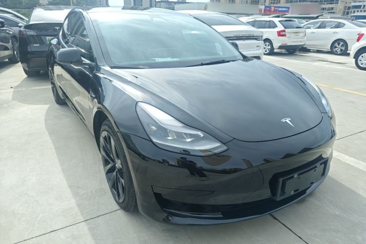 Used Tesla Model 3 2022 Rear-Wheel-Drive Version Front Right 45 Deg