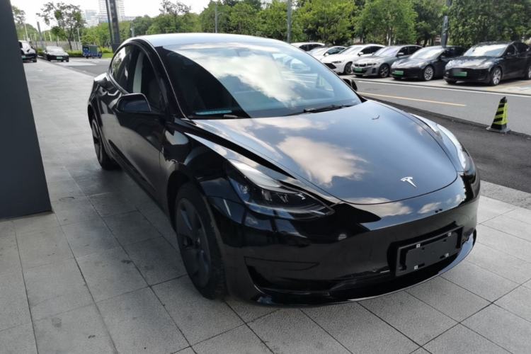 Used Tesla Model 3 2022 Rear-Wheel-Drive Version Front Right 45 Deg