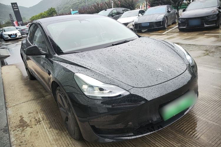 Used Tesla Model 3 2022 Rear-Wheel-Drive Version Front Right 45 Deg